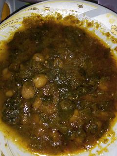 صورة لوصفة سبانخ بالحمص (يخنة)