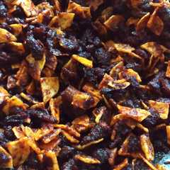 A picture of Suir daging + keripik kentang.