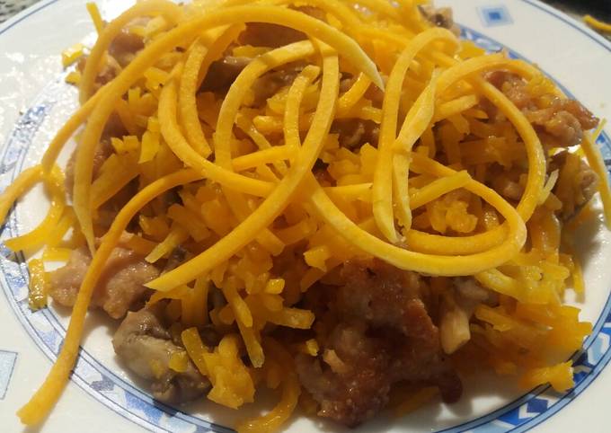 Foto principal de Espaguetis de calabaza con pollo y setas