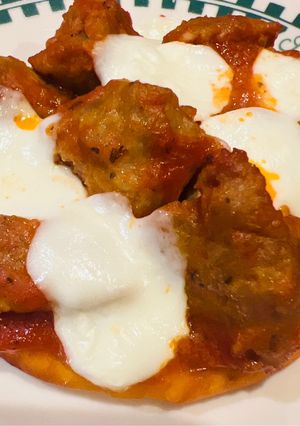 A picture of Quick and Easy Naan Pizza.