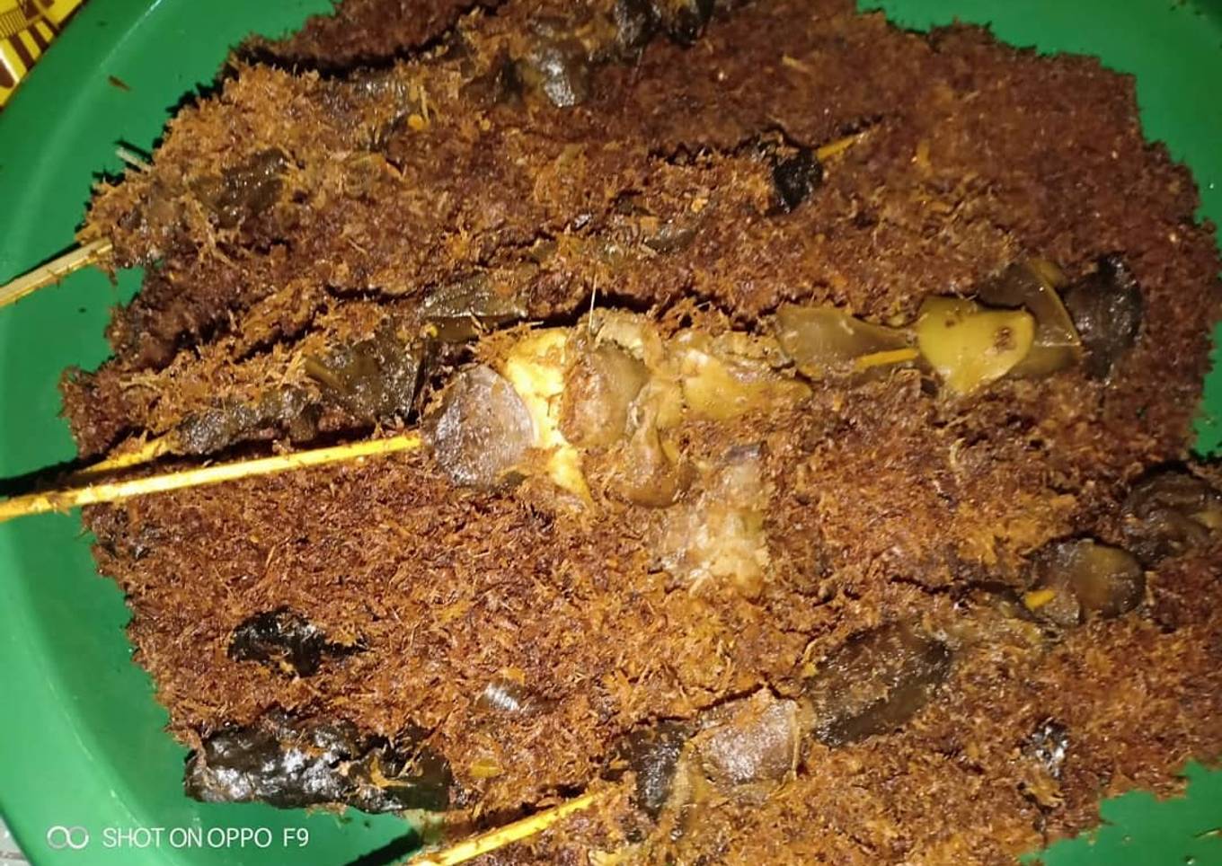 Ayam / Bebek Serundeng Kelapa (Serundeng kelapa)