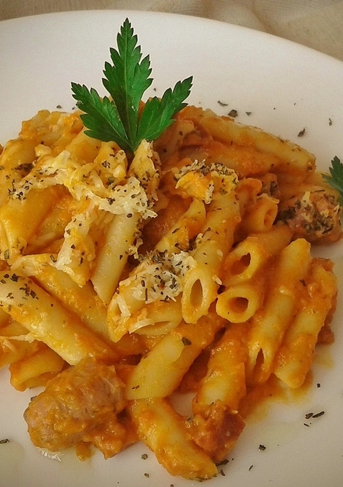 Una foto de Macarrones con salchichas