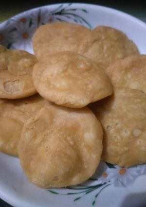 मठरी (mathri recipe in Hindi) रेसिपी मुख्य फोटो
