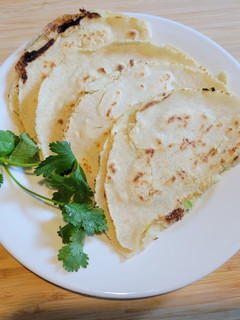 Una foto de Quesadillas de Flor De Calabaza