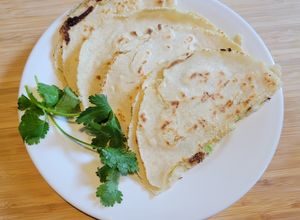 Una foto de Quesadillas de Flor De Calabaza