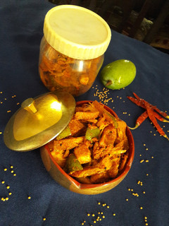 आम और कटहल का आचार (Aam aur Kathal ka Achar recipe in Hindi) रेसिपी मुख्य फोटो