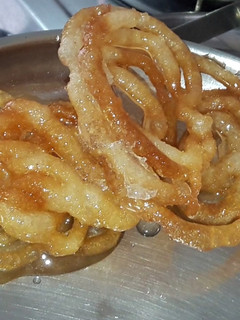 जलेबी (Jalebi recipe in hindi) रेसिपी मुख्य फोटो
