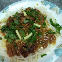 Burmese beef khousey A picture of Burmese beef khousey.