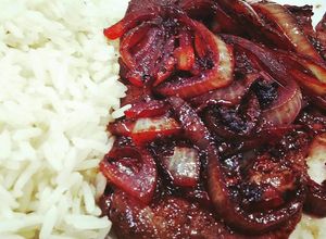 Foto de Bife de Fígado com cebolas Caramelizadas