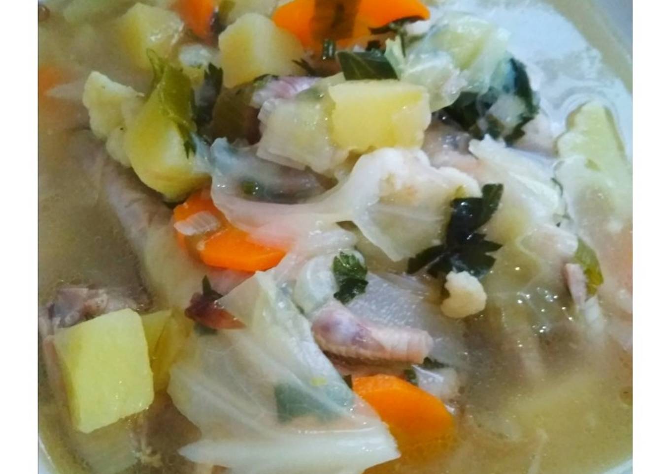 Sop ayam plus ceker