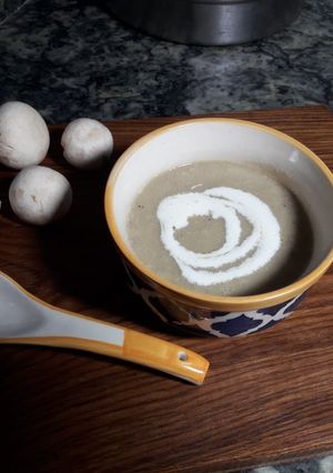 A picture of Mushroom soup.