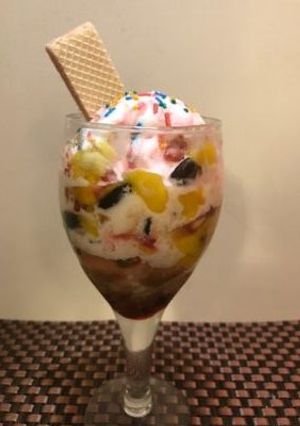 A picture of Rainbow Sundae.