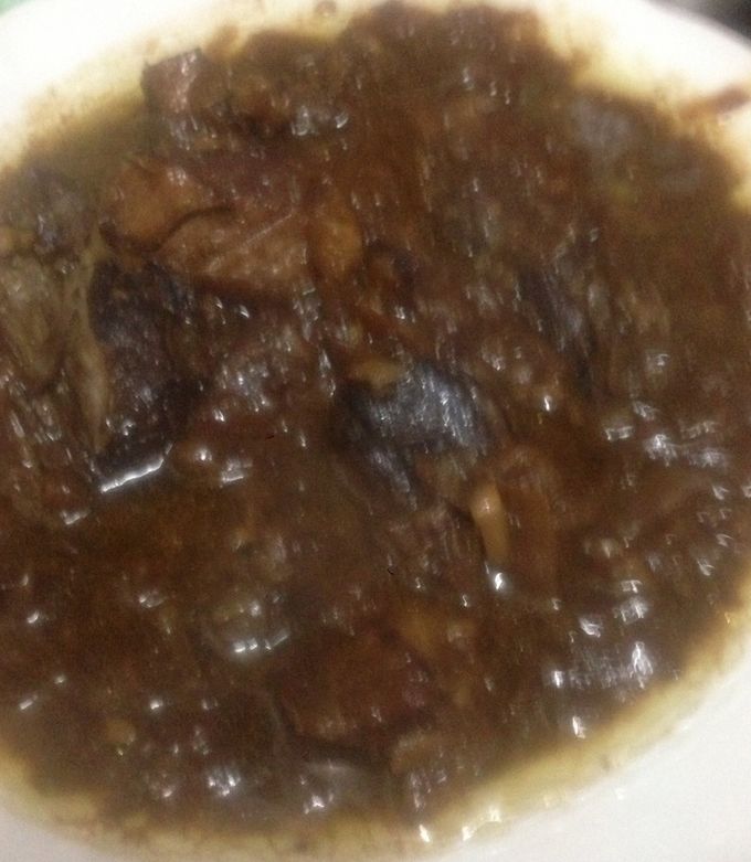 صورة لوصفة لحمة بالبصل المكرمل