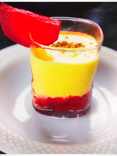 कस्टर्ड बीट हलवा शॉट (custard beet halwa shots recipe in marathi) रेसिपी चे मुख्य फोटो