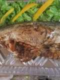 Pescado horneado, relleno con camarones