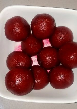 मिनी गुलाब जामुन (mini gulab jamun recipe in Hindi) रेसिपी मुख्य फोटो