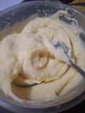 Puré cremoso con queso tipo cheddar
