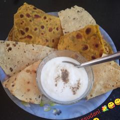 A picture of Wheat flour onion Paratha.