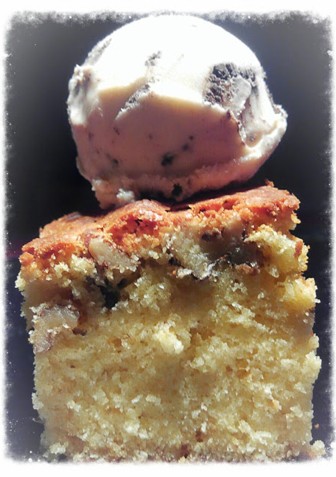 Una foto de Brownie de chocolate blanco