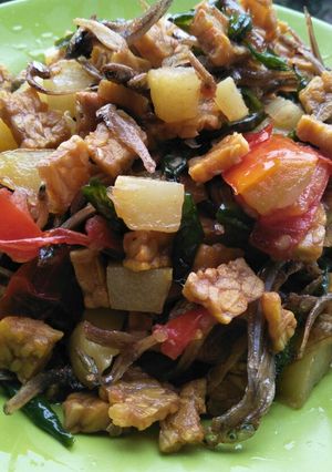 Foto resep Oseng oseng tempe, kentang dan teri #SiapRamadan