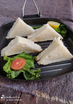 A picture of Mayo chicken sandwich.