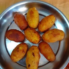 A picture of Paneer potato nuggets.
