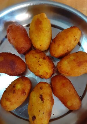 A picture of Paneer potato nuggets.