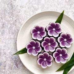 A picture of Talam Ubi Ungu (Purple Sweet Potato Steamed Cake).