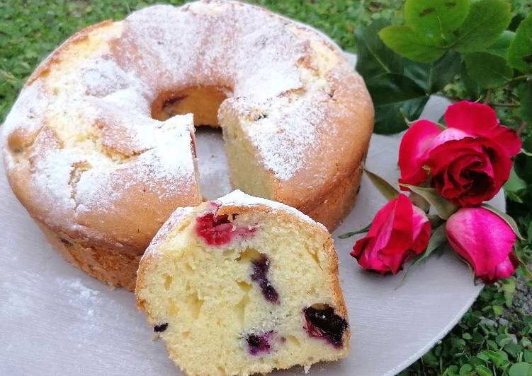 Ciambellone mascarpone e frutti rossi senza glutine