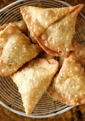 A picture of Sabzi samosa.