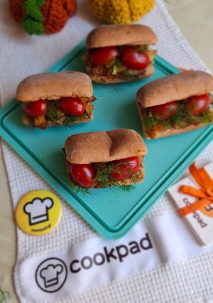 Φωτογραφία της συνταγής Ciabatta σάντουιτς με πικάντικη τονοσαλάτα, μελιτζάνα, κολοκυθάκι και ντοματίνια