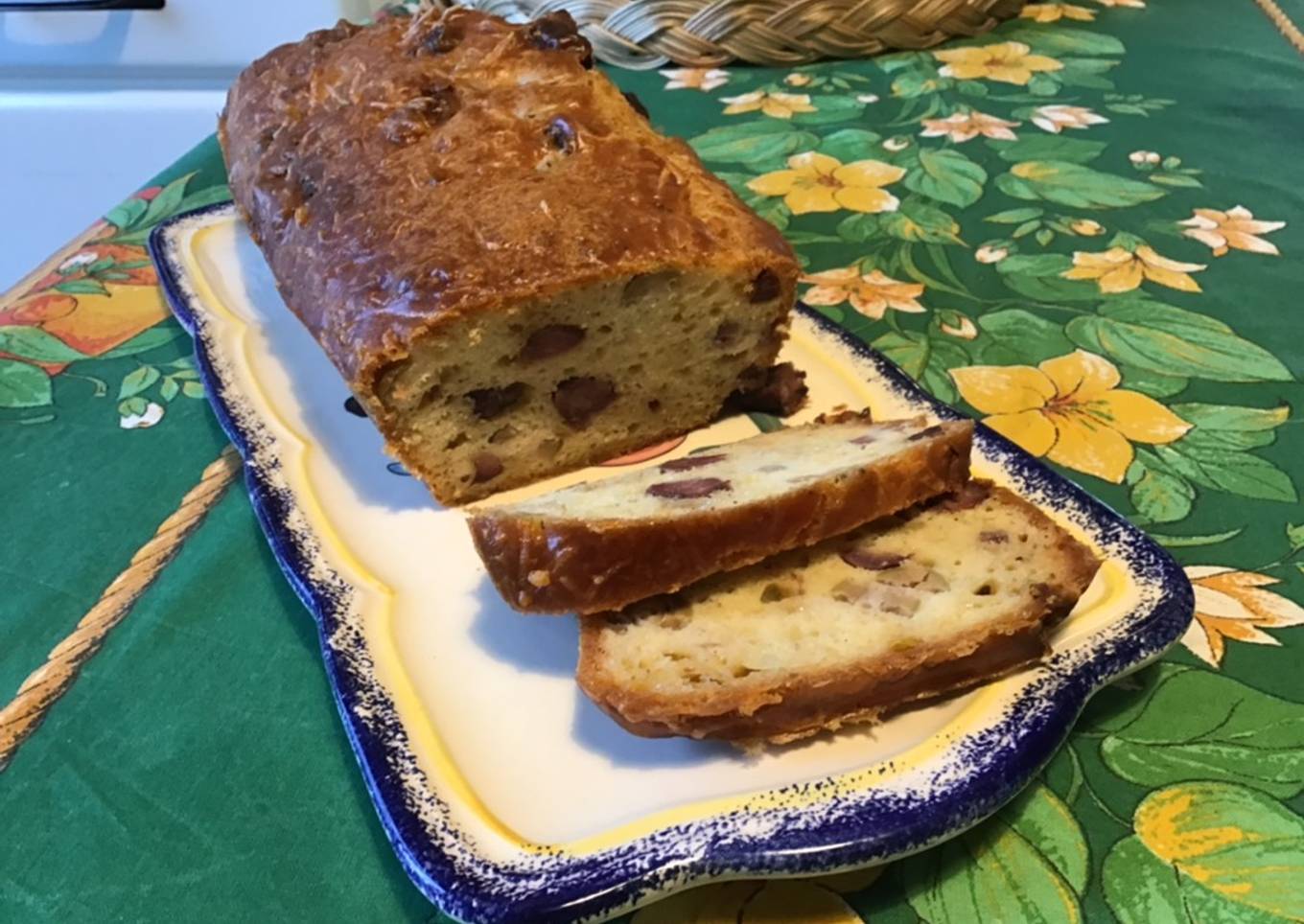 Cake au olives multicolores et chorizo noir