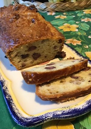 Une photo de Cake au olives multicolores et chorizo noir