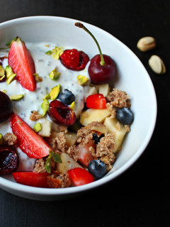 Una foto de Chía pudding con fruta de temporada