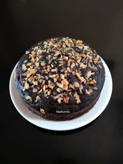 A picture of Walnut Chocolate Cake.