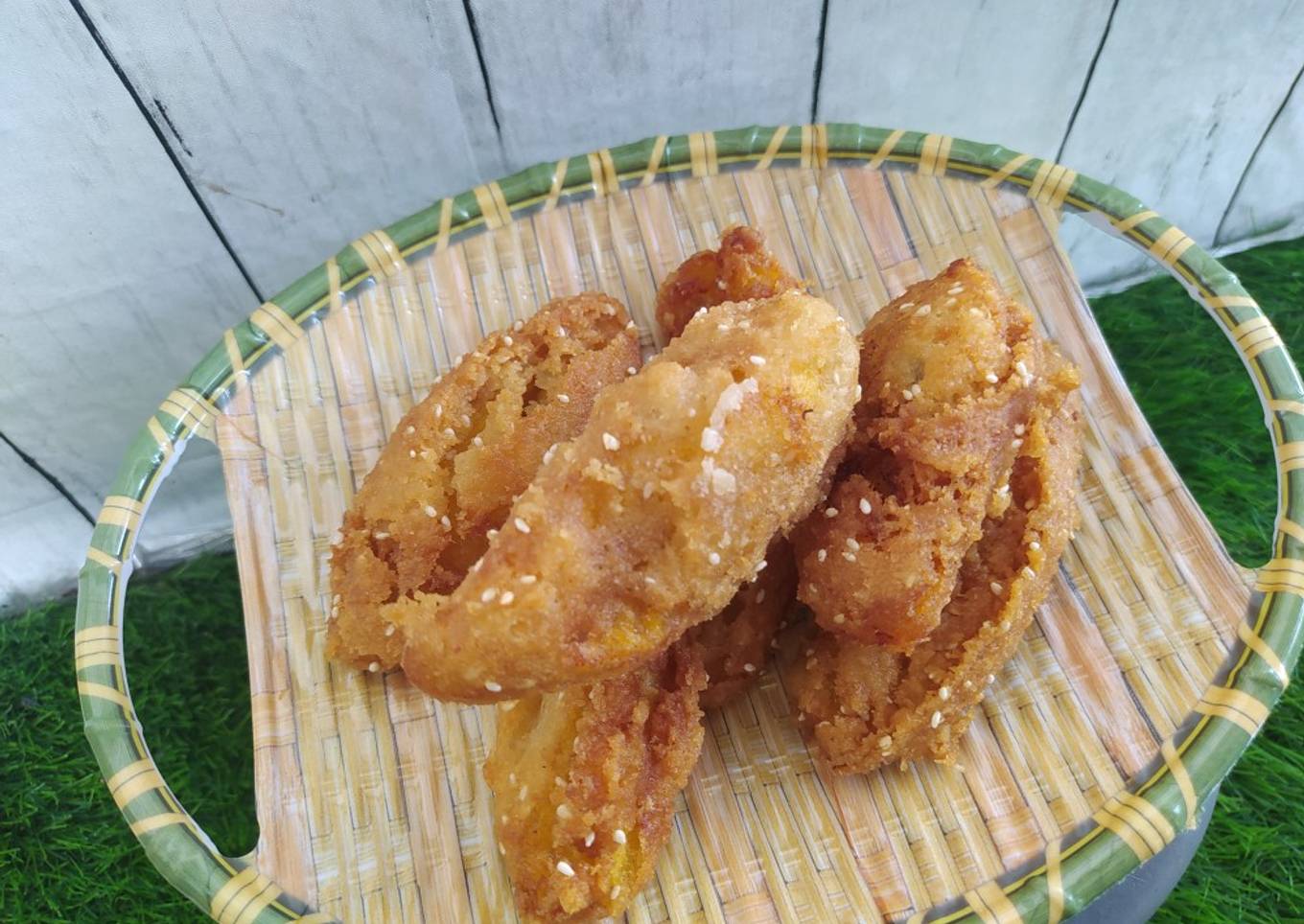 Pisang goreng kelapa wijen