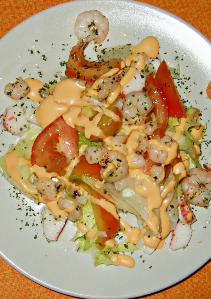 Una foto de Ensalada de gambas
