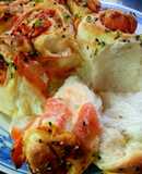 Bánh mì mềm nhân xúc xích, chà bông