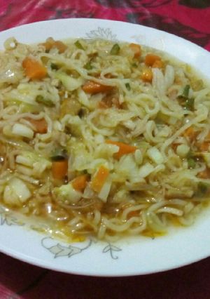 ম্যাগি নুডলস স্যুপ রেসিপির প্রধান ছবি