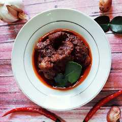 A picture of Rendang.