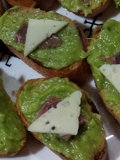 Foto principal de Canapés de pan tostado