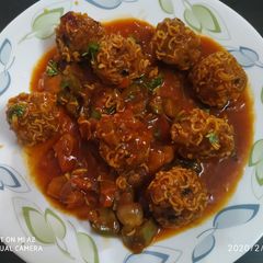 A picture of Noodles Manchurian.