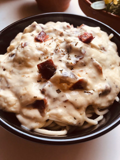 Una foto de Noodles 🍲de jamón ibérico, nata ligera y albahaca 🌿