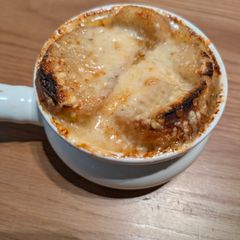 A picture of Classic French Onion Soup.