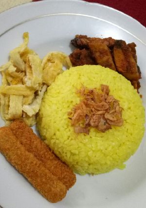 Foto resep Nasi kuning Ricecooker