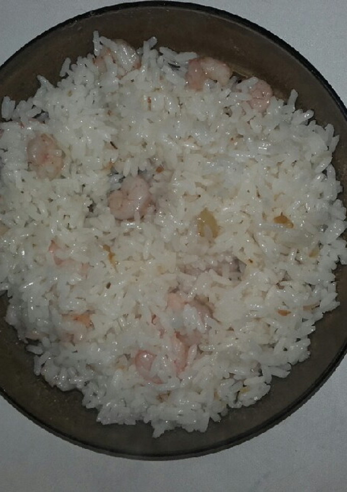 Una foto de Arroz con gambas
