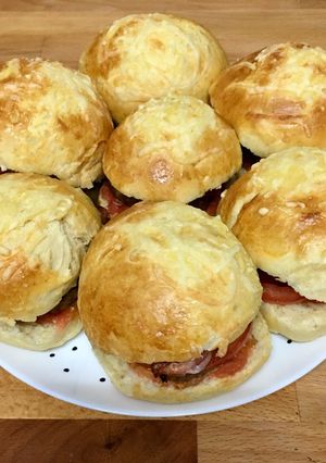 Foto principal de Hamburguesas con panecillos esponjosos (al horno)