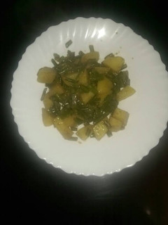 A picture of Potato and green bean salad.
