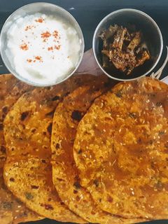 मसाला रोटी (masala roti recipe in marathi) रेसिपी चे मुख्य फोटो 