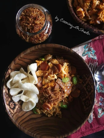 Cara Mudah Menyiapkan Resep Nasi Goreng Gila ala Cooking with Sheila (#pr_homemadestreetfood) yang Lezat Anti Ribet, Mantap